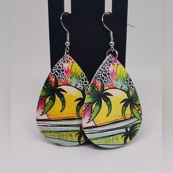 Teardrop earrings sunset tropical faux leather new e8 - Picture 1 of 1